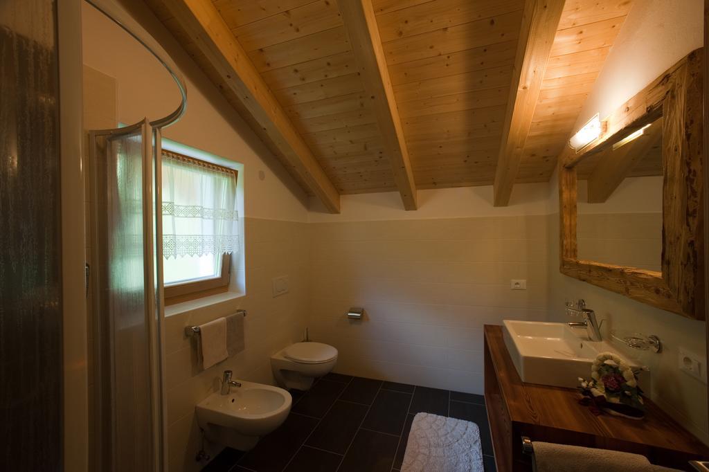 Ferienwohnung Lüch da Mirió Wengen Zimmer foto